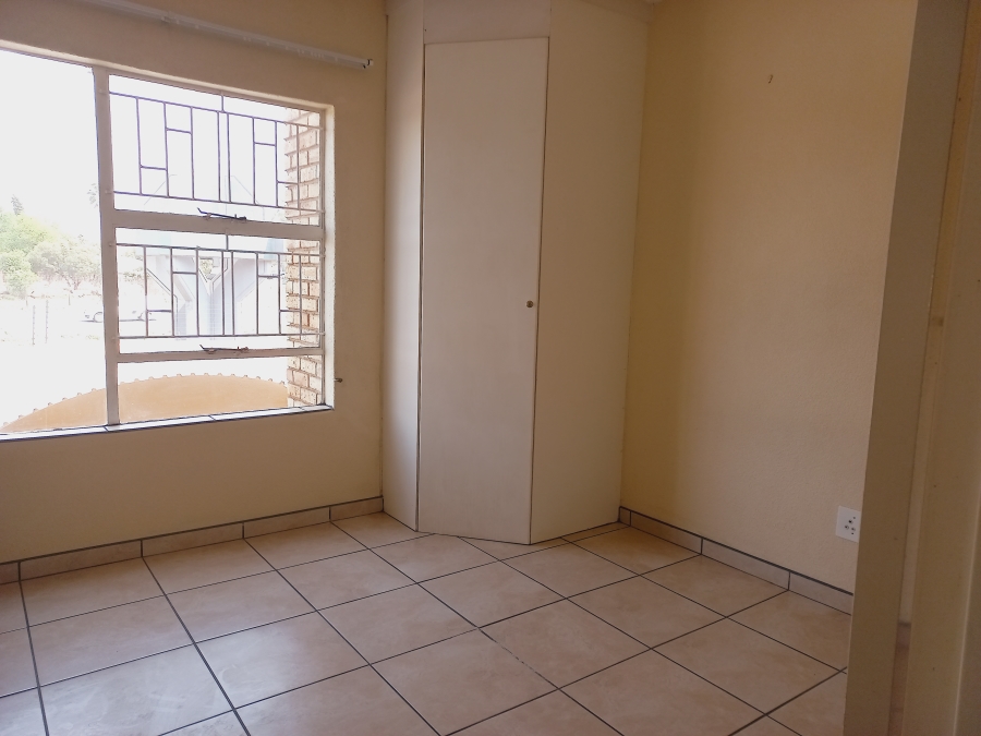 1 Bedroom Property for Sale in Kannoniers Park North West